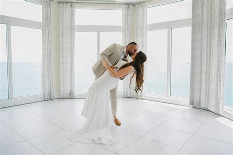 Pelican Grand Beach Resort Wedding | Carolina Guzik Photography