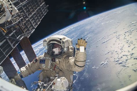 Spacewalk 1080P, 2K, 4K, 5K HD wallpapers free download | Wallpaper Flare