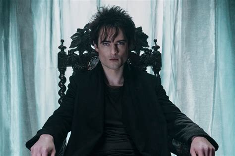 'Sandman' Star Tom Sturridge Explains Why It Was 'Frightening' To Be ...