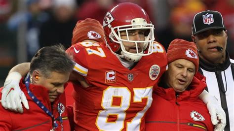 Chiefs Travis Kelce Suffers Knee Injury; Could Miss Lions Game