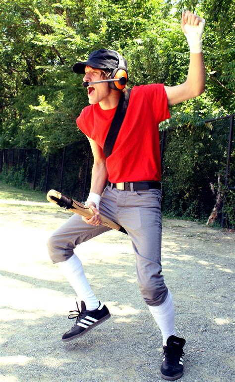 Cosplay Outfits: TF2 - Scout