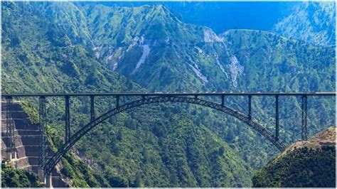 Chenab Bridge: दुनिया के सबसे ऊंचे रेलवे ब्रिज का उद्घाटन आज, पढ़िए ...