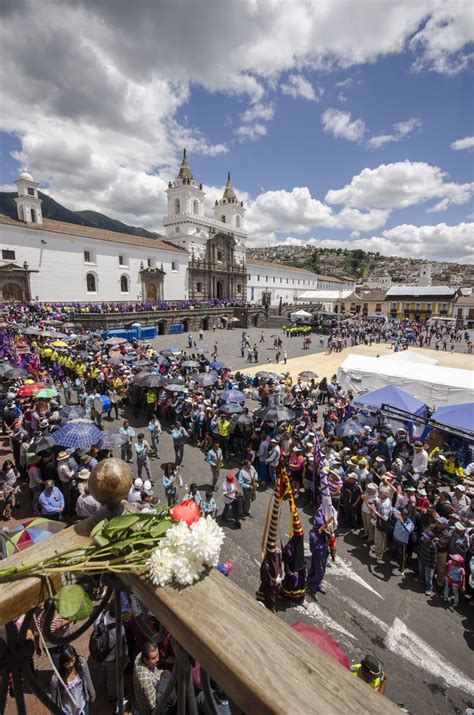 The Iglesia San Francisco in Historic Quito | Not Your Average American