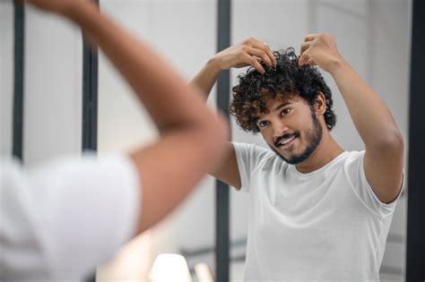 Man Shows How This Curl Cream Transformed His Curls - Bellatory News