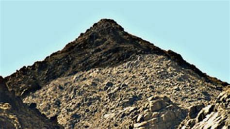 The Real Mount Sinai Found in Saudi Arabia | Mount sinai, Exodus, Red sea