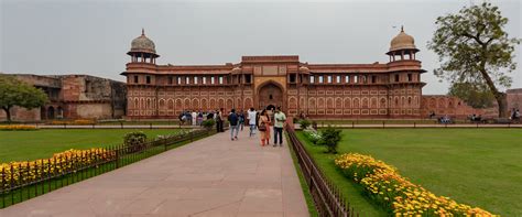 Agra Fort | Timings, Entry Fee, Location, History, Images, Full Details ...