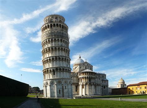 leaning tower | Started to build 1173 it started to lean rig… | Flickr