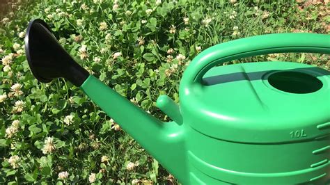 10l 12l Plastic Garden Watering Cans In Bulk - Buy 10l Watering Can,12l Watering Can,Plastic ...