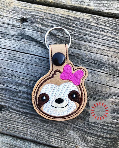 Girl Sloth Keychain Sloth Key Chain Sloth Keyring Sloth - Etsy.de