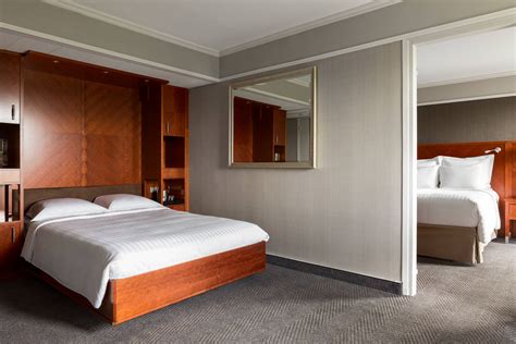 Hébergement Montparnasse - Chambre avec vue Paris | Paris Marriott Rive ...