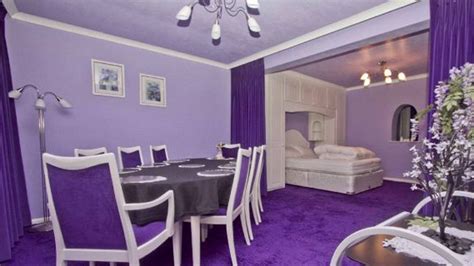 The colour purple: the house licked by Cadbury? – Channel 4 News