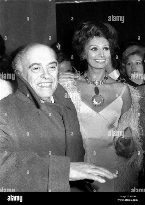 CARLO PONTI & SOPHIA LOREN HUSBAND & WIFE (1977 Stock Photo: 31280313 ...