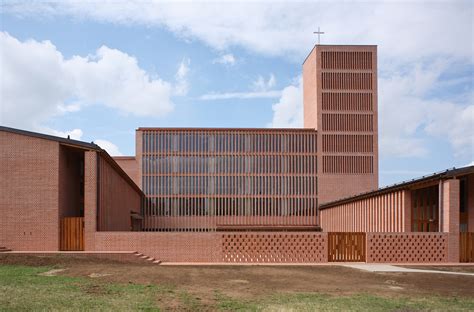 Roman Catholic Church / Tamás Nagy | ArchDaily