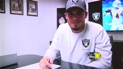 Derek Carr Signs Contract with Raiders - ABC7 New York