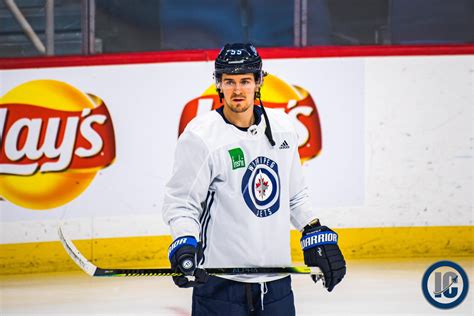 Winnipeg Jets Mark Scheifele is out of the NHL’s covid protocol and ...