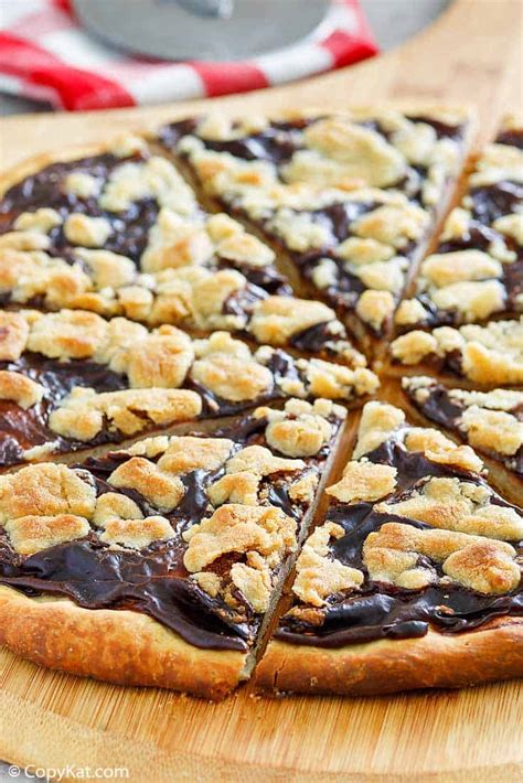 Ci Ci's Chocolate Dessert Pizza - CopyKat Recipes