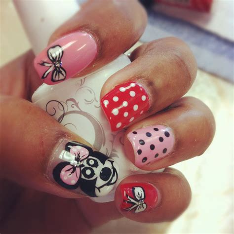 Minnie Mouse nails | Minnie mouse nails, Pedicure nail art, Mouse nails