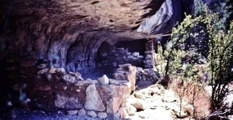 Walnut Canyon National Monument: Cliff Dwellings in Grand Canyon State of Arizona - WanderWisdom