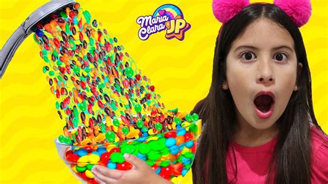 Maria Clara e JP no chuveiro mágico de M&M's ♥ Kids Pretend Play Magic Shower والدش السحري ...