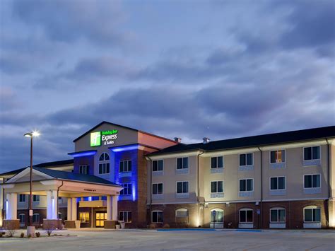 Nevada, MO Hotels | Holiday Inn Express & Suites Nevada | IHG