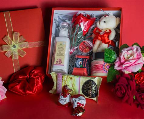 Helinta Valentine’s Day Gift Box – Heritancy Manufacturers