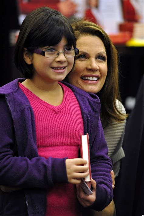 Michele Bachmann's Makeup Woes Continue At Book Signing (PHOTOS) | HuffPost Life