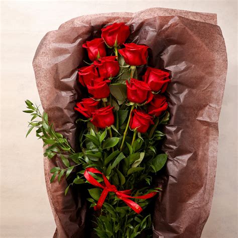 One Dozen Long Stemmed Roses in a Box – Jardiniere Flowers