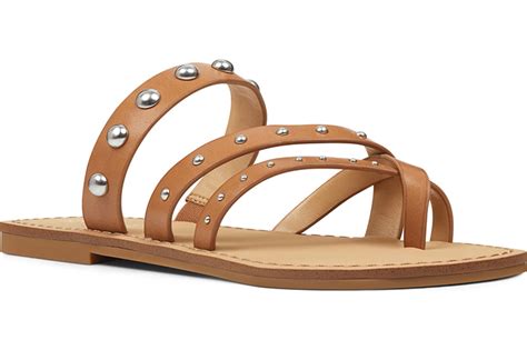 Best Toe Loop Sandals: Women’s Styles to Replace Your Thong Flip Flops – Footwear News