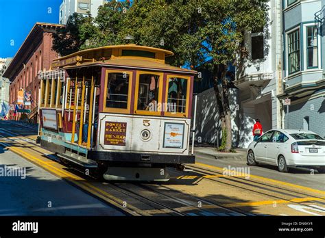 San francisco cable car california street nob hill steep hill hi-res ...