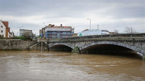 Maidstone: Experts predict River Medway flooding amid heavy rain