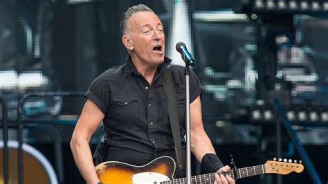 Bruce Springsteen postpones tour: What to know about health condition ...