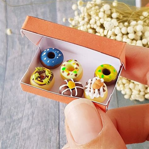 Dunkin Donuts Box with 6 Donuts (1:10 scale) – Tiny Must Haves