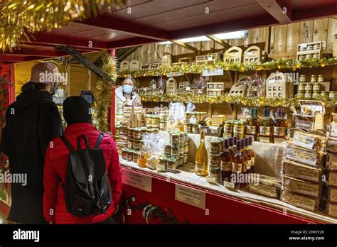 France, Somme, Amiens, Christmas market Stock Photo - Alamy