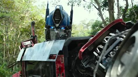 Optimus Prime Meets Optimus Primal in Transformers: Rise of the Beasts Clip