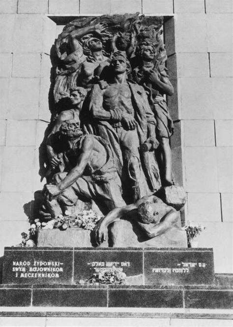 Warsaw Ghetto Uprising Memorial, Western Side | Facing History & Ourselves