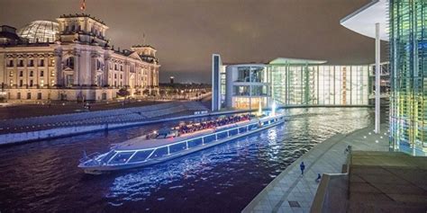 River Cruise "Radiant River Boat": City Tour in Christmas time – Berlin.de