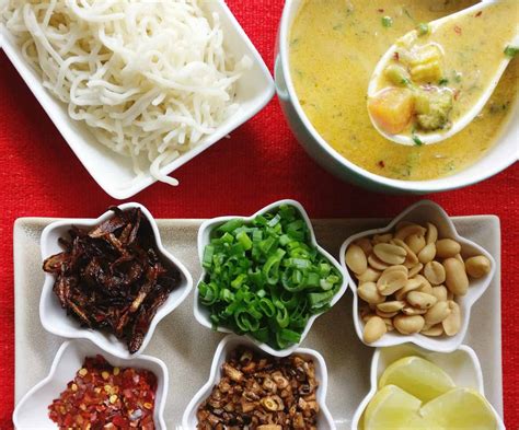 Vegetable Burmese Khow Suey/Noodle Soup [Recipe]