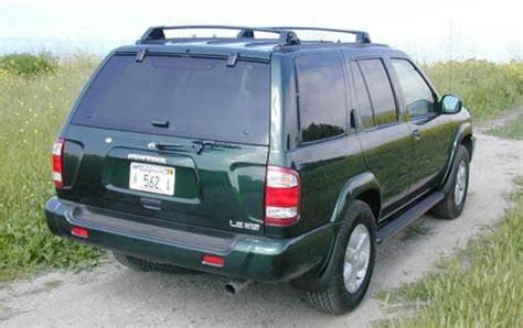 2001 Nissan Pathfinder Pictures - 23 Photos | Edmunds