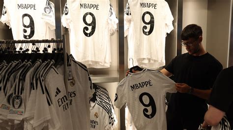 Kylian Mbappe shirt sales already breaking records as Real Madrid fans ...