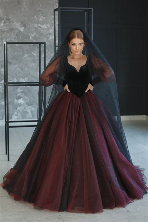 30 Best Red Wedding Dresses 2023 [Guides & Tips] 👗