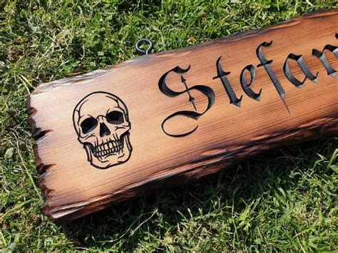 5 best wood for carving signs