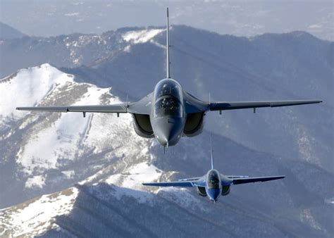 Leonardo up-guns its M-346 fighter, teams with Airbus on trainer sales