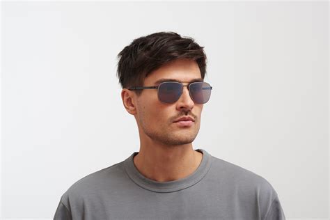 20 Best Sunglasses Brands For Men In 2023 | eduaspirant.com