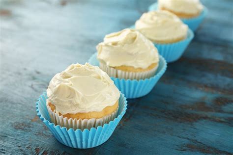 Dairy-Free Buttercream Frosting Recipe (Deliciously Versatile & Vegan)