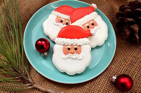 Foodista | Best Santa Cookie Decorating Tutorial
