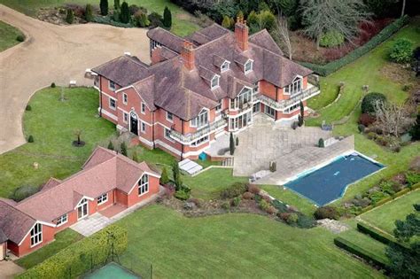 Peter Andre forks out £5million on Tom Cruise's luxury mansion - Mirror ...