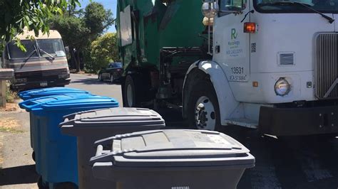 Small Recology Sonoma Marin recycling truck - YouTube