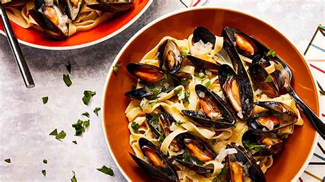 Mussels With Pasta Recipe - Walter Purkis and Sons