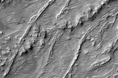 "Ancient river bed on Mars [4500x3000]" by /u/retrologist in /r/spaceporn | River bed, Ancient ...