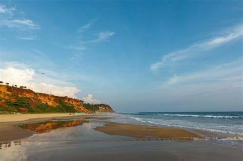 Premium Photo | Varkala beach